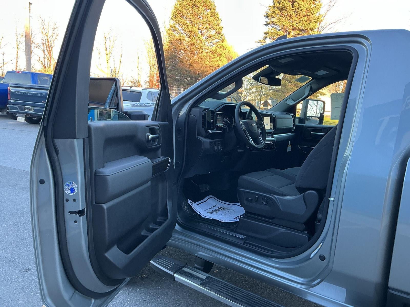 2025 Chevrolet Silverado 3500 HD LT