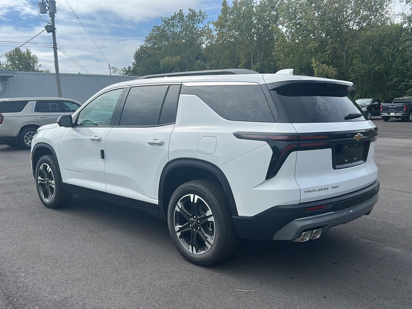 2027 Chevrolet Traverse LT