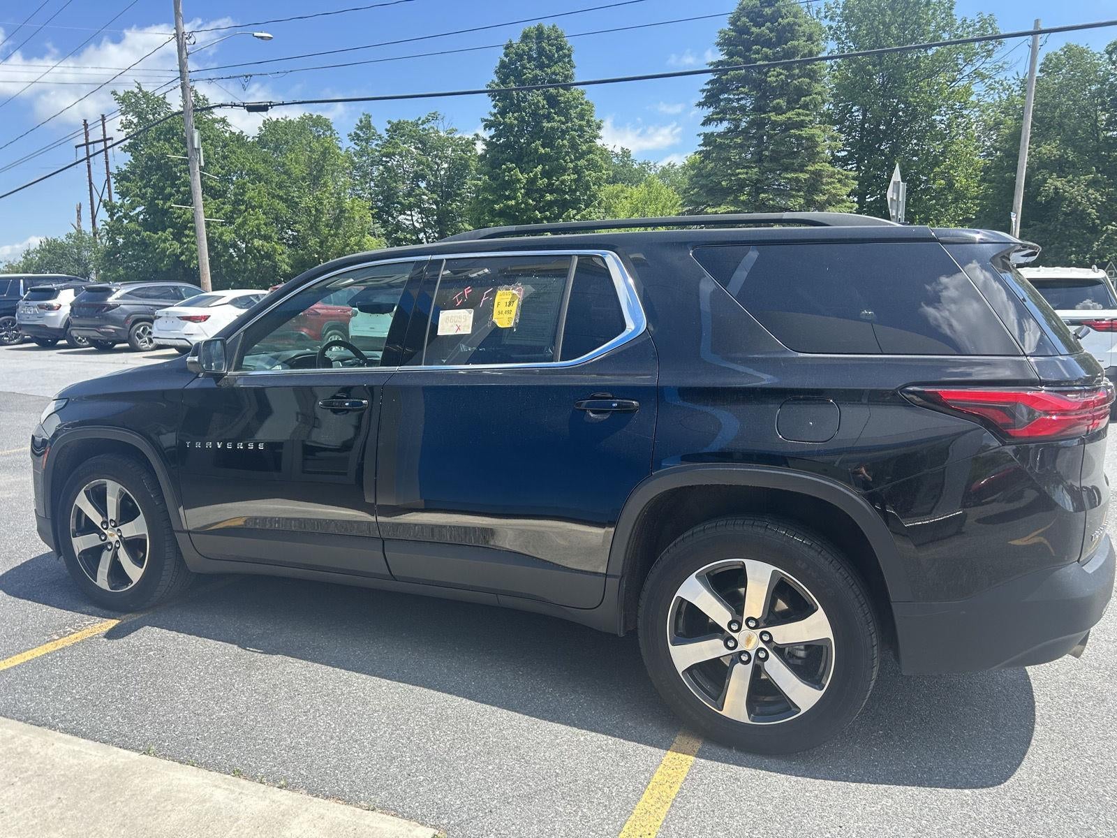 2023 Chevrolet Traverse LT Leather