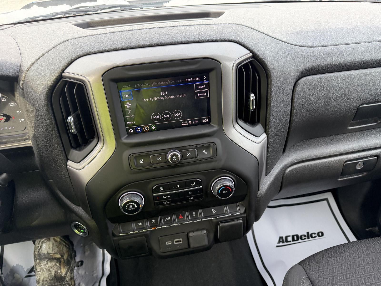 2023 Chevrolet Silverado 1500 Custom Trail Boss