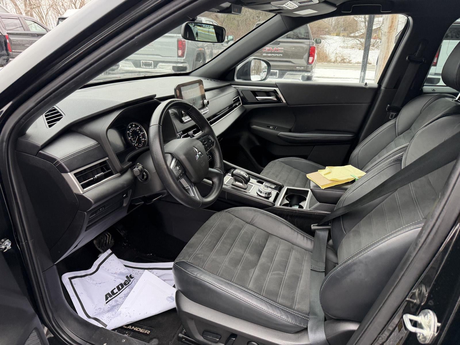 2022 Mitsubishi Outlander SE