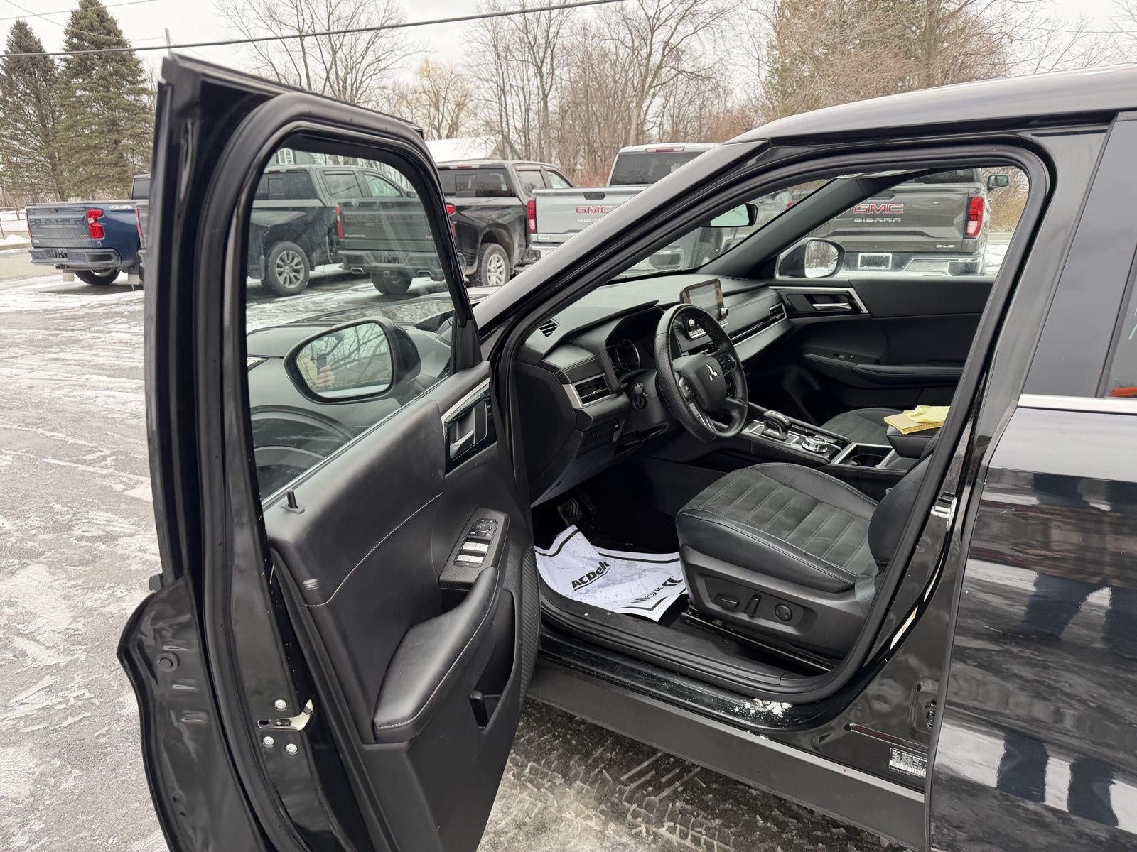 2022 Mitsubishi Outlander SE