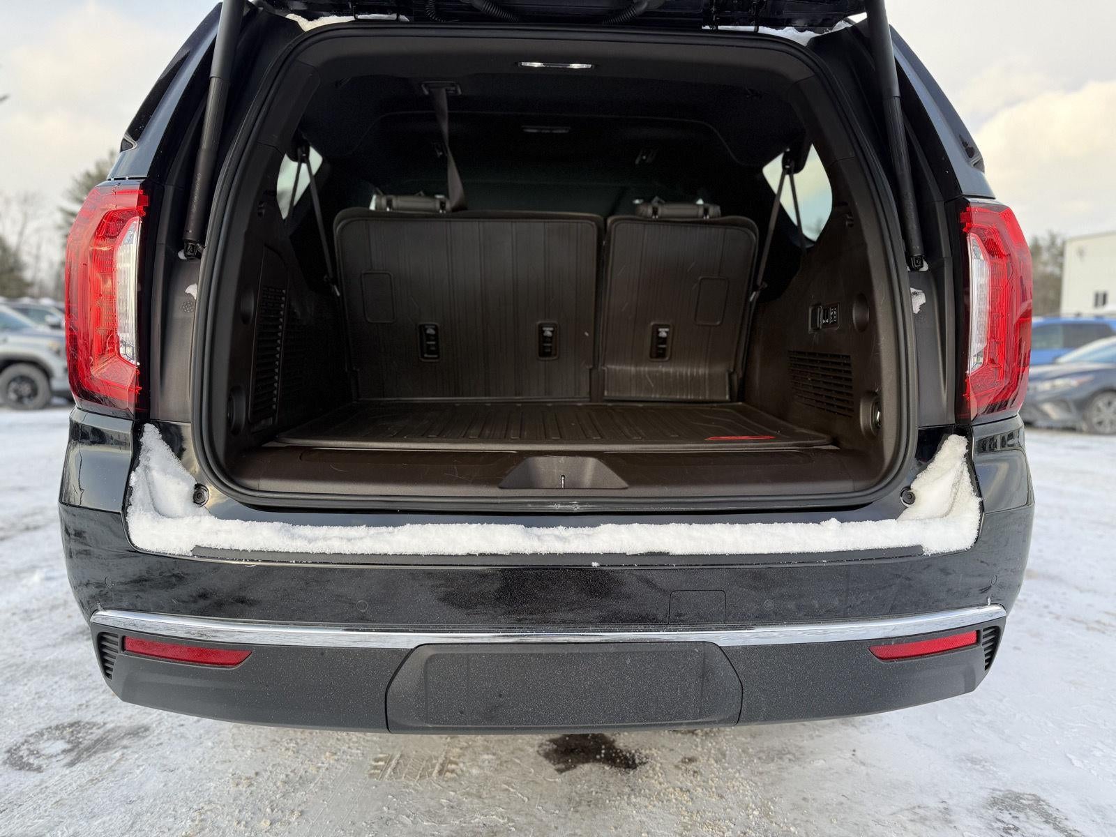 2022 GMC Yukon XL SLT