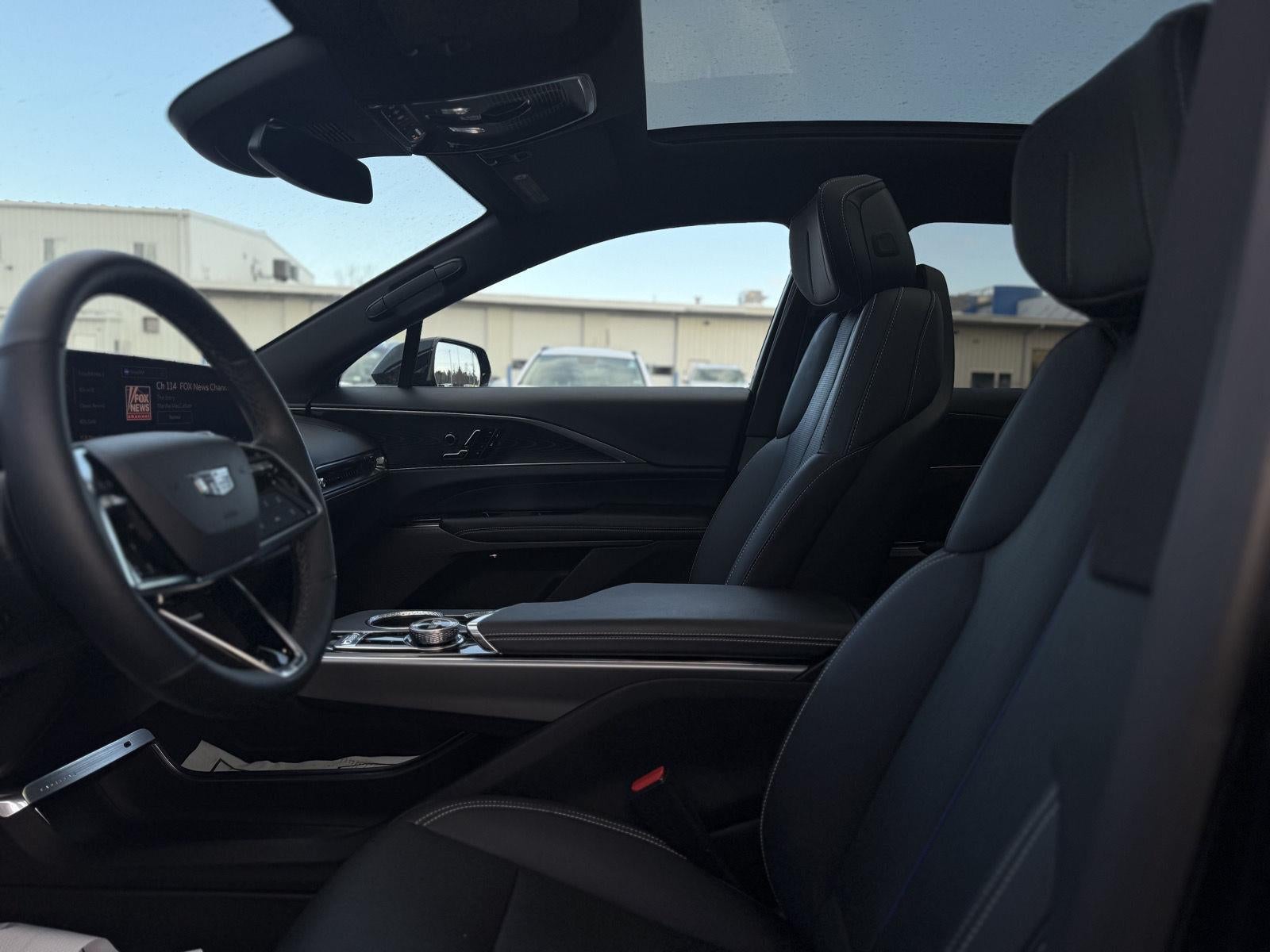 2025 Cadillac LYRIQ Luxury 1