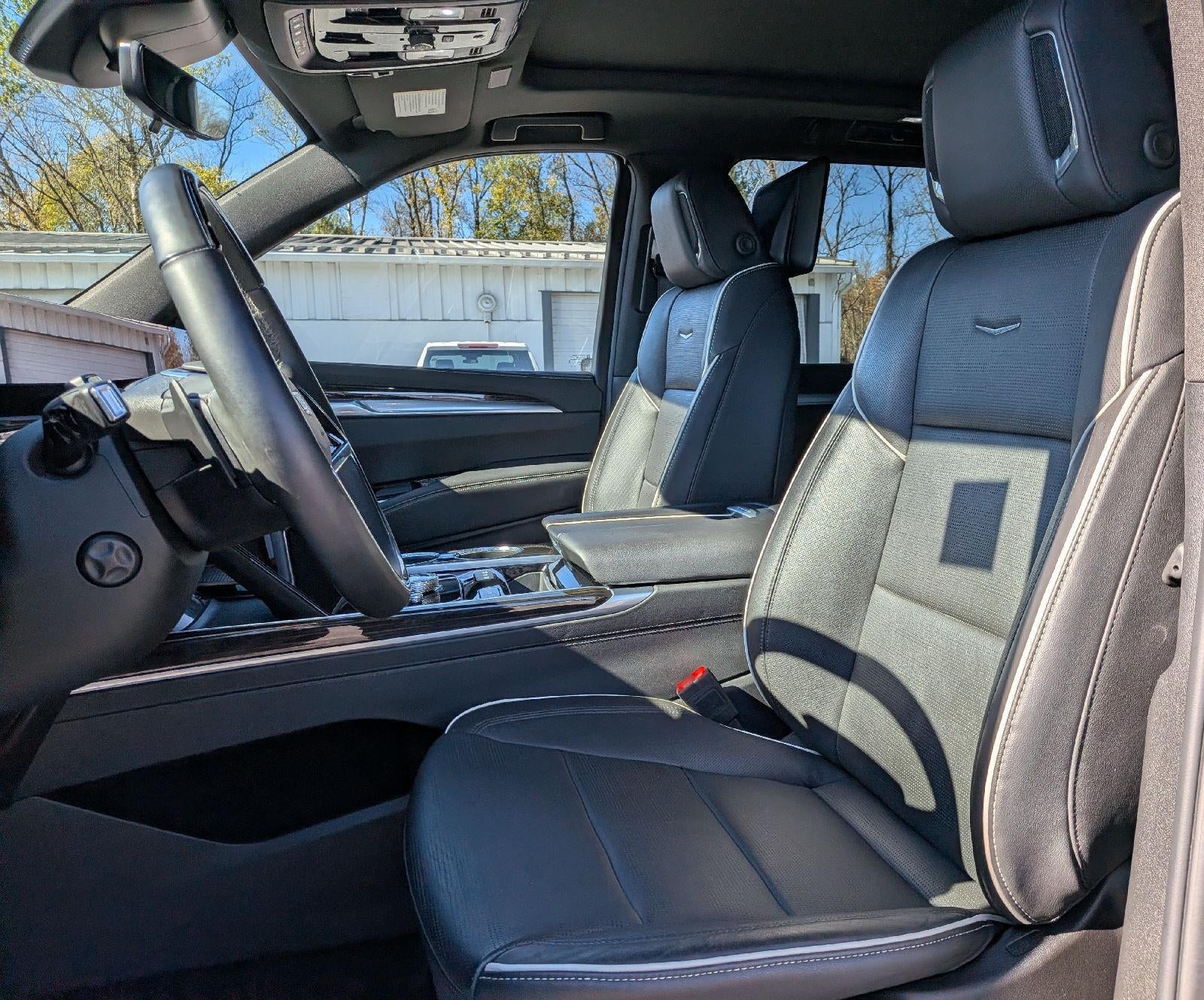 2025 Cadillac Escalade ESV Premium Luxury