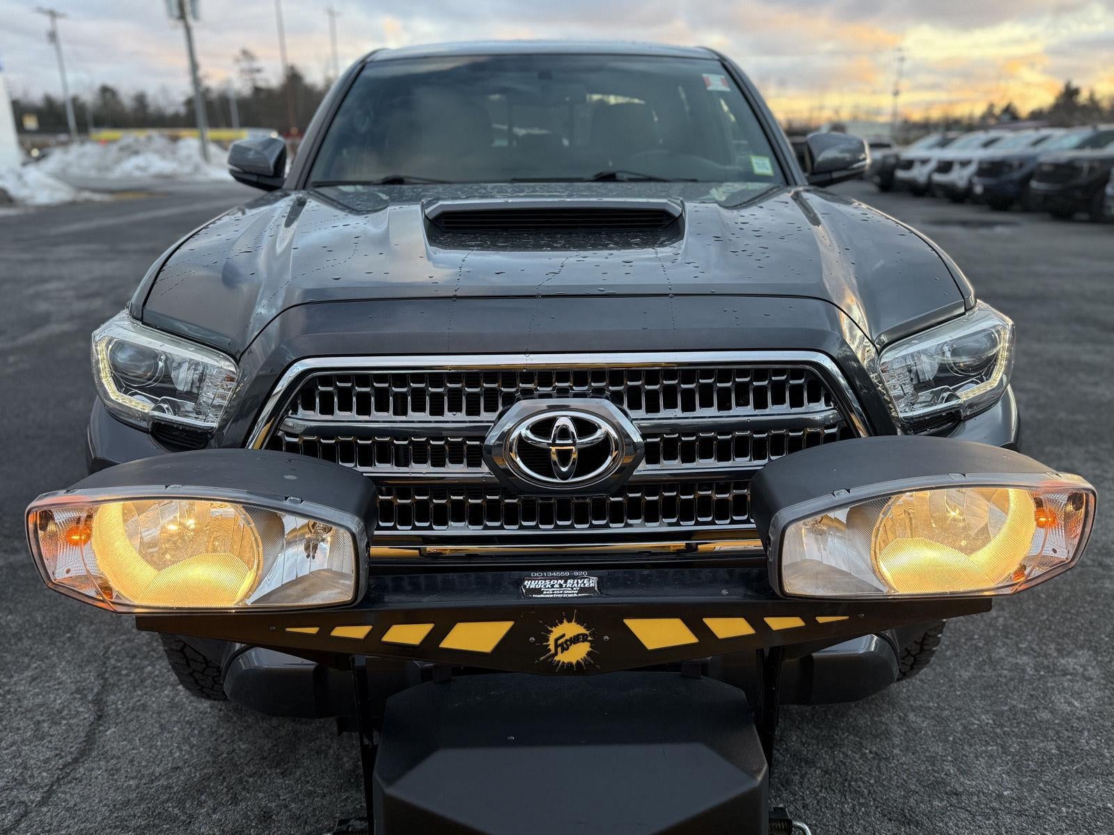 2016 Toyota Tacoma SR