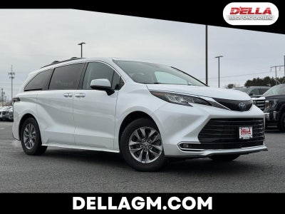 2023 Toyota Sienna XLE