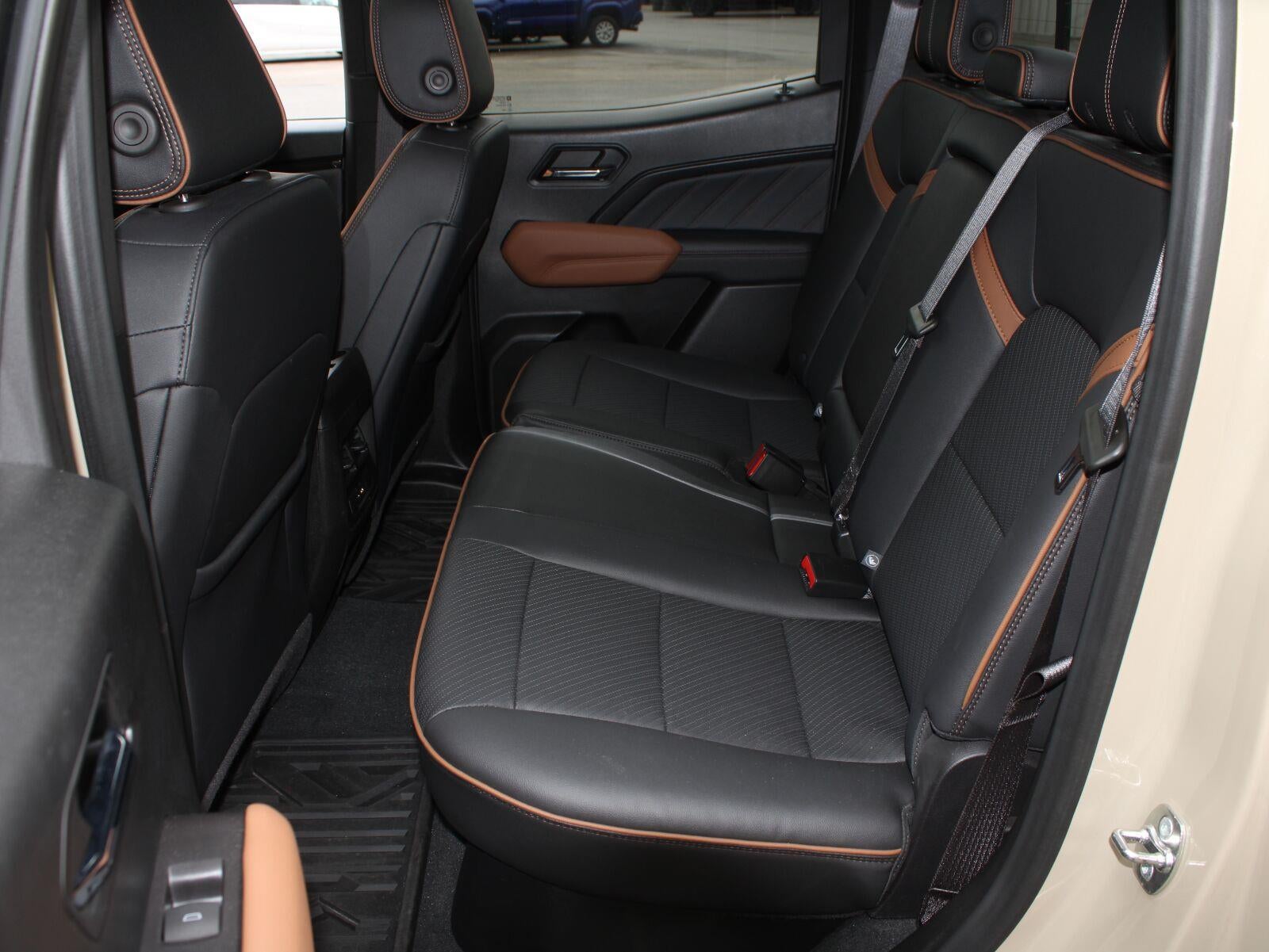 2024 GMC Canyon 4WD AT4