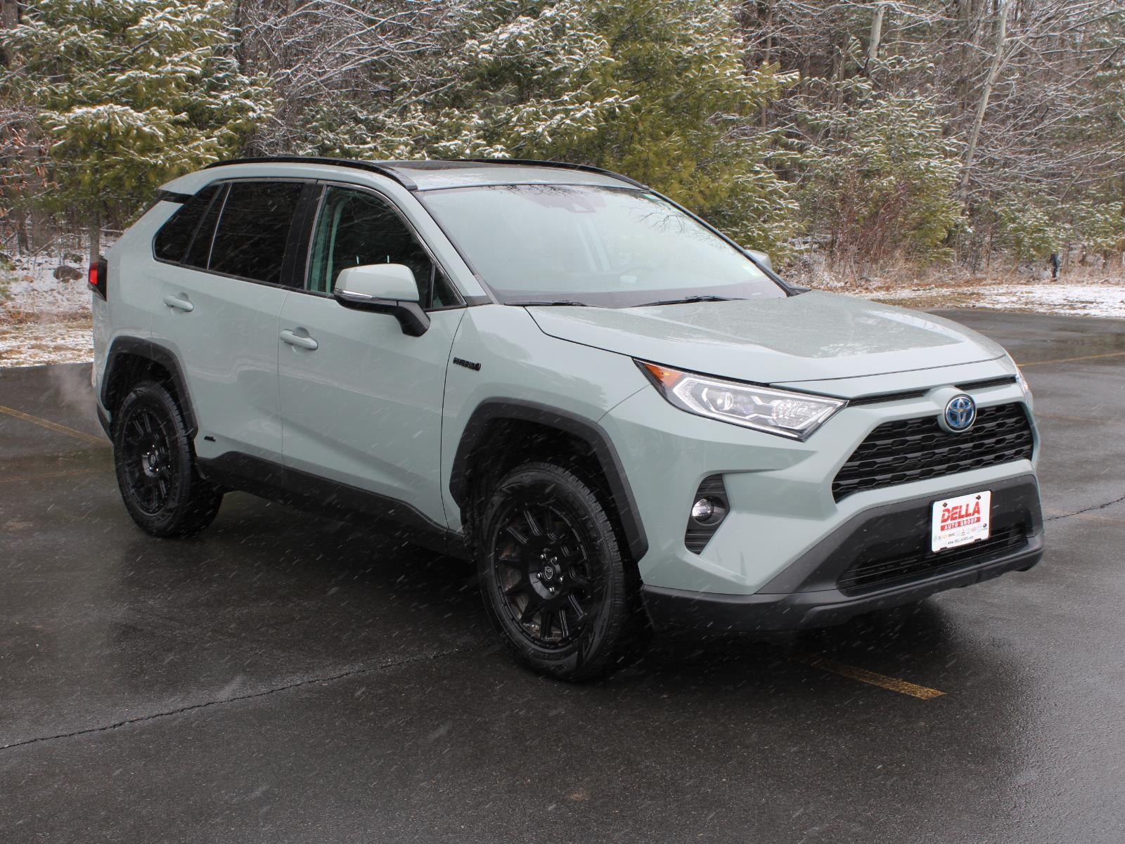 2020 Toyota RAV4 Hybrid XLE