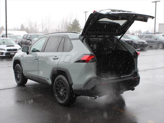 2020 Toyota RAV4 Hybrid XLE