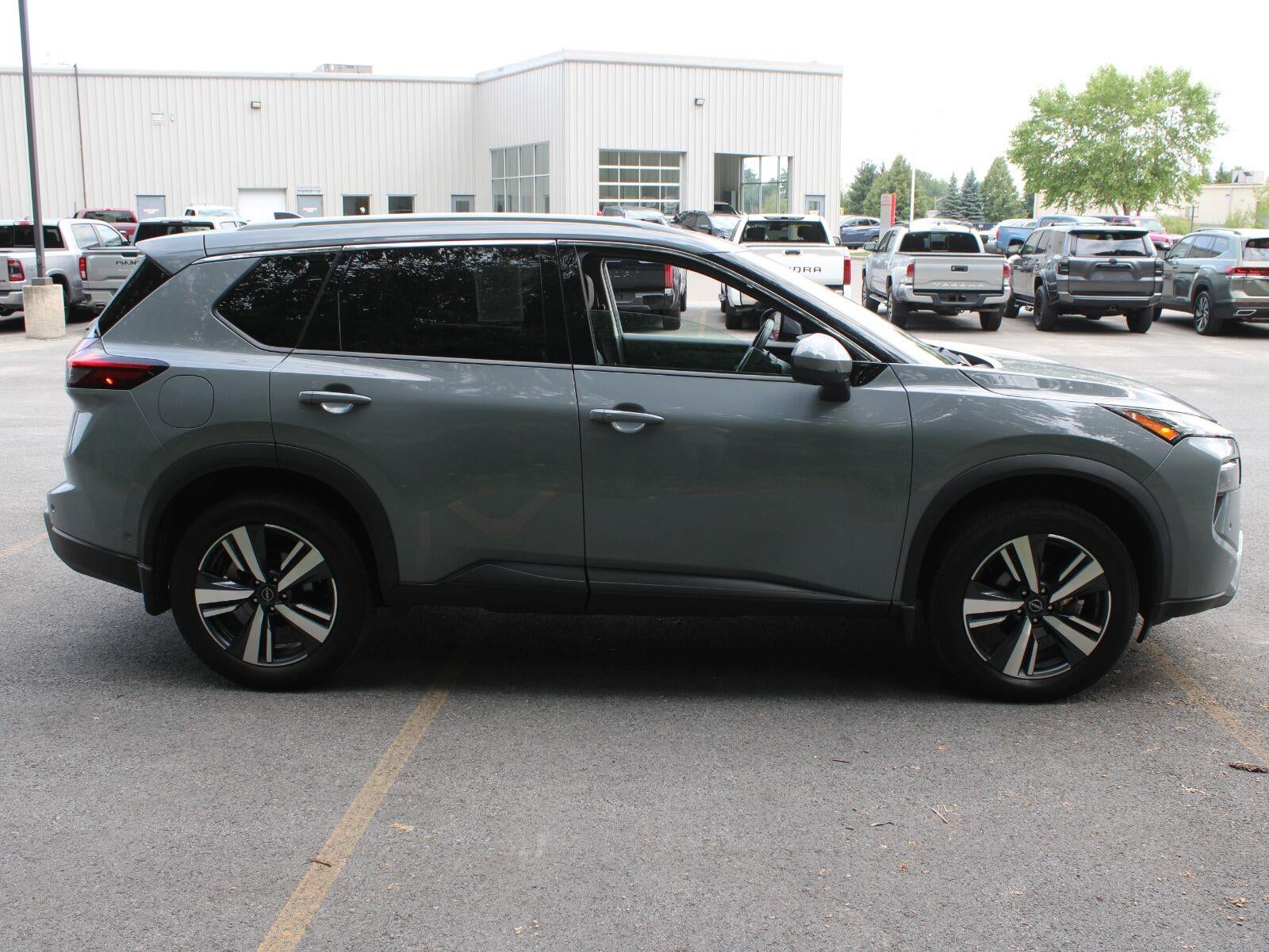 2024 Nissan Rogue SL