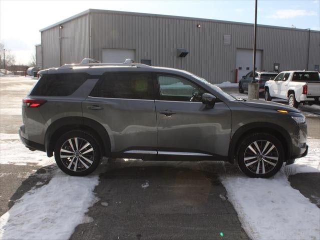 2022 Nissan Pathfinder Platinum