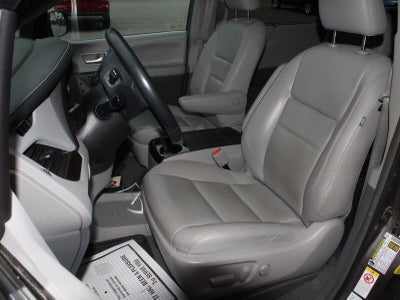 2019 Toyota Sienna XLE