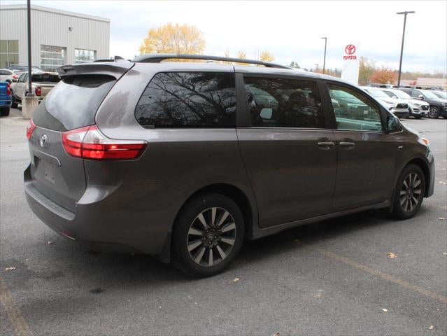 2019 Toyota Sienna XLE