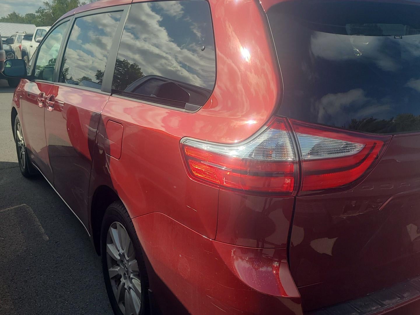 2017 Toyota Sienna LE
