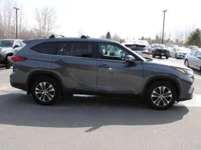 2023 Toyota Highlander Hybrid XLE