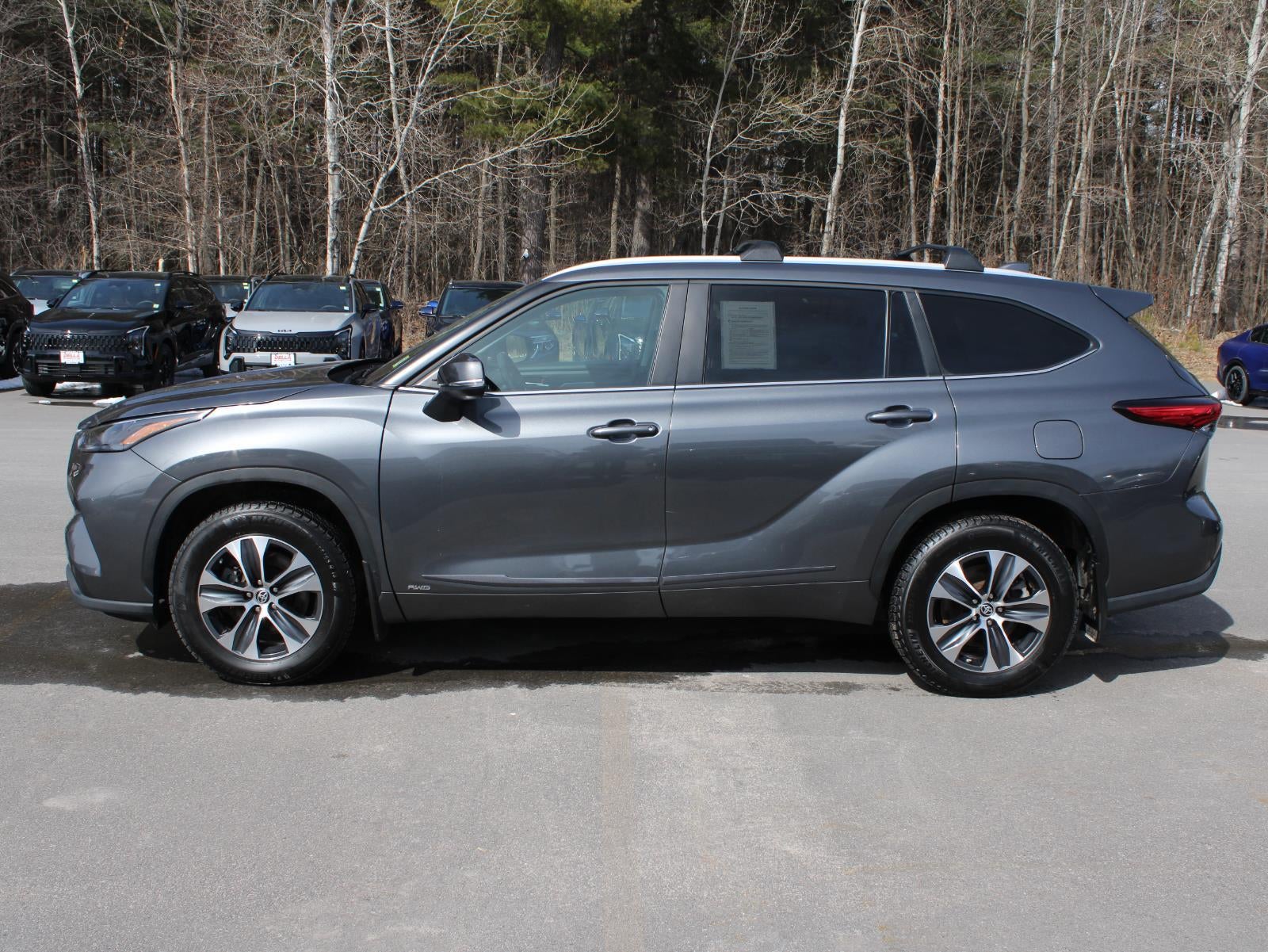 2023 Toyota Highlander Hybrid XLE
