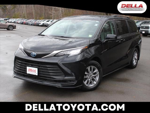 2022 Toyota Sienna LE