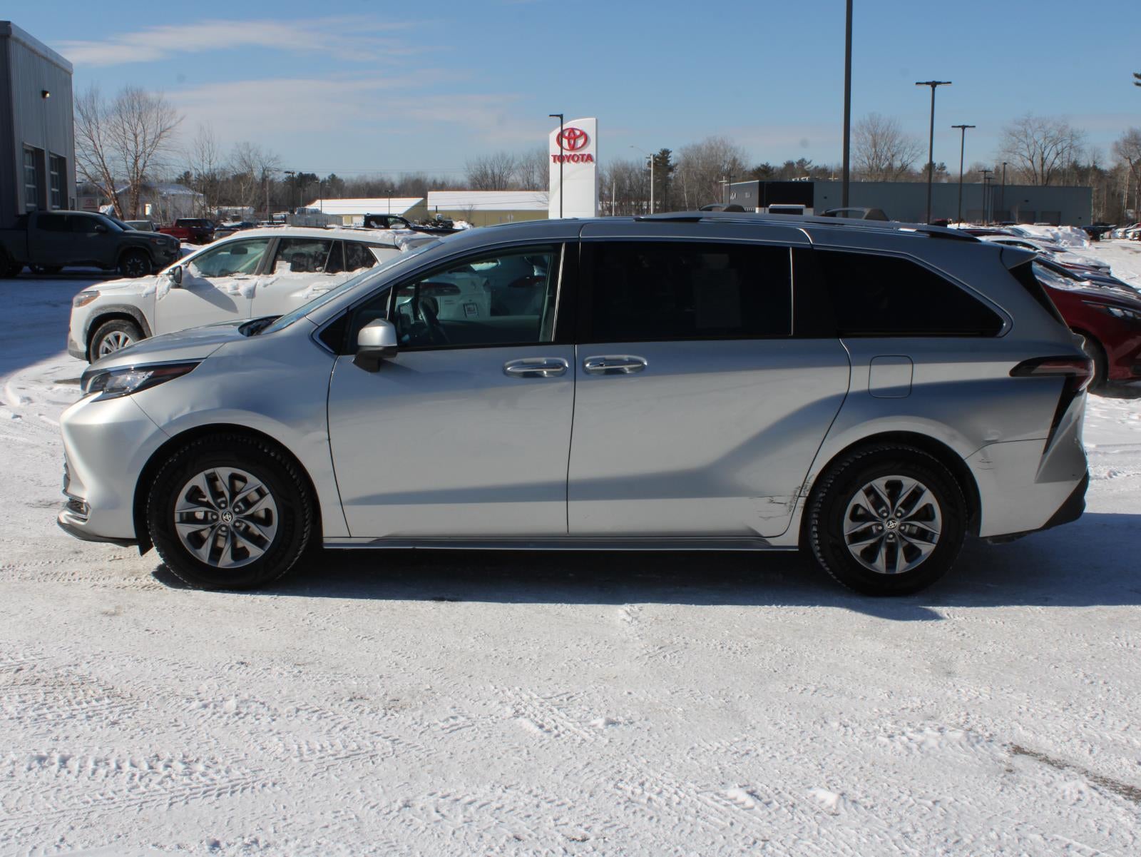 2023 Toyota Sienna XLE