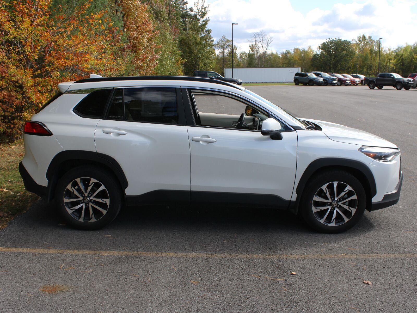 2024 Toyota Corolla Cross XLE