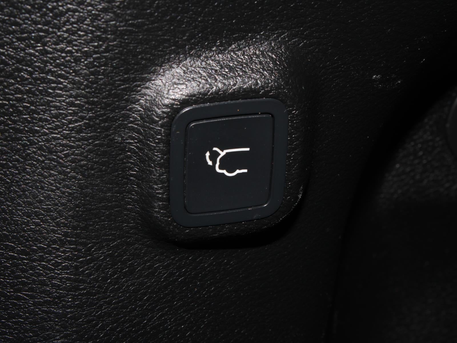 2019 Jeep Cherokee Latitude Plus Four Wheel Drive 9-SPEED 948TE AUTOMATIC