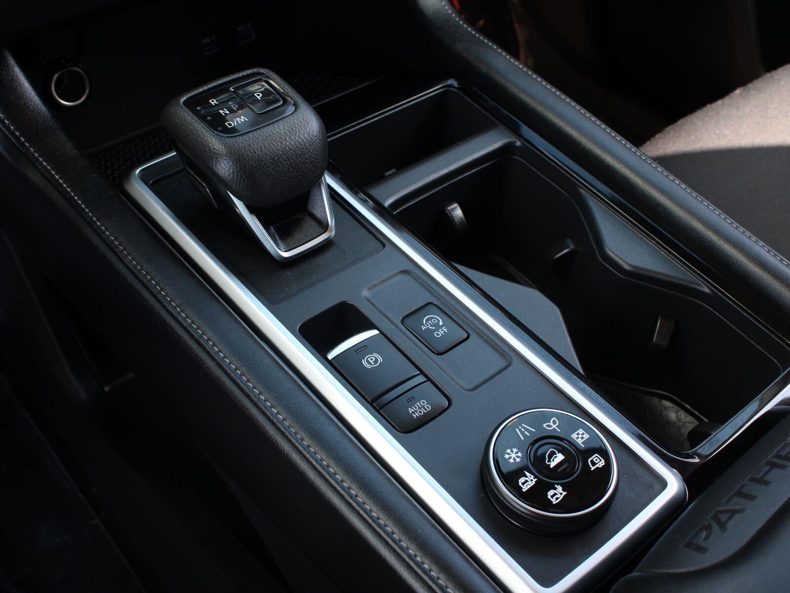 2025 Nissan Pathfinder SV Four Wheel Drive Automatic
