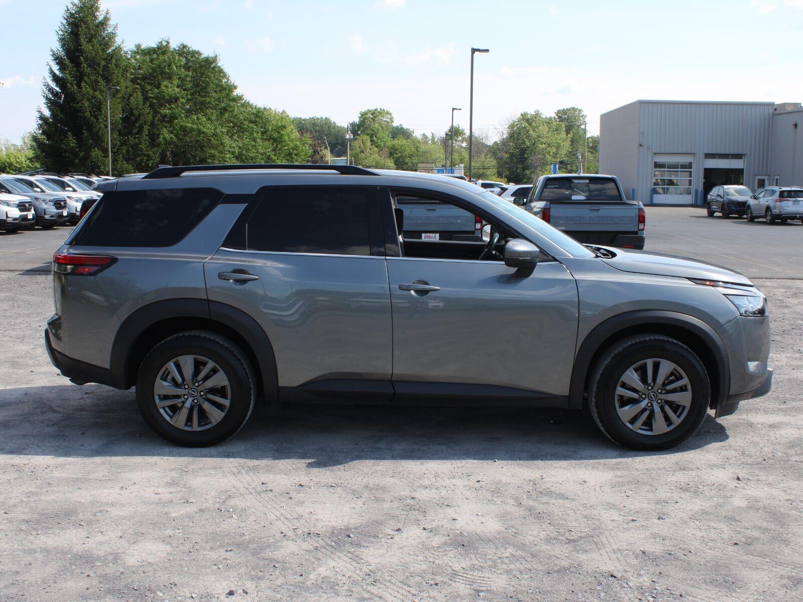 2025 Nissan Pathfinder SV Four Wheel Drive Automatic