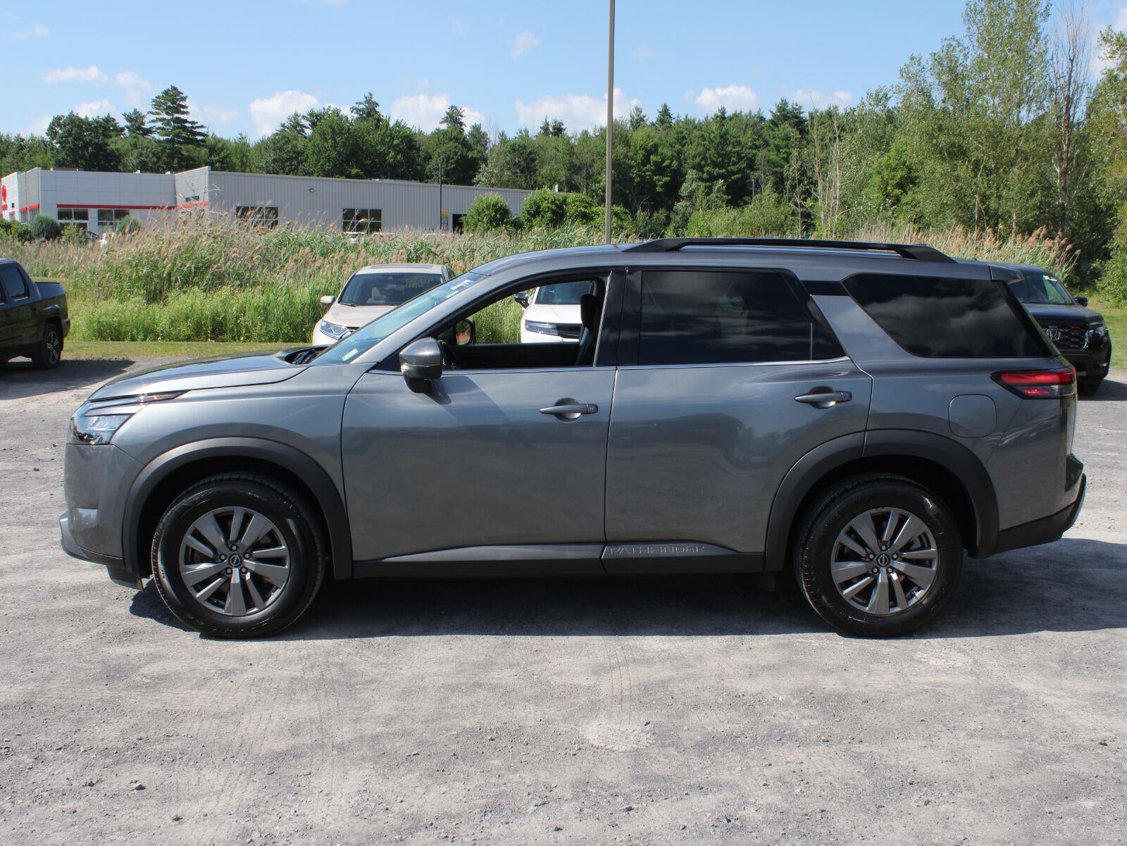 2025 Nissan Pathfinder SV Four Wheel Drive Automatic