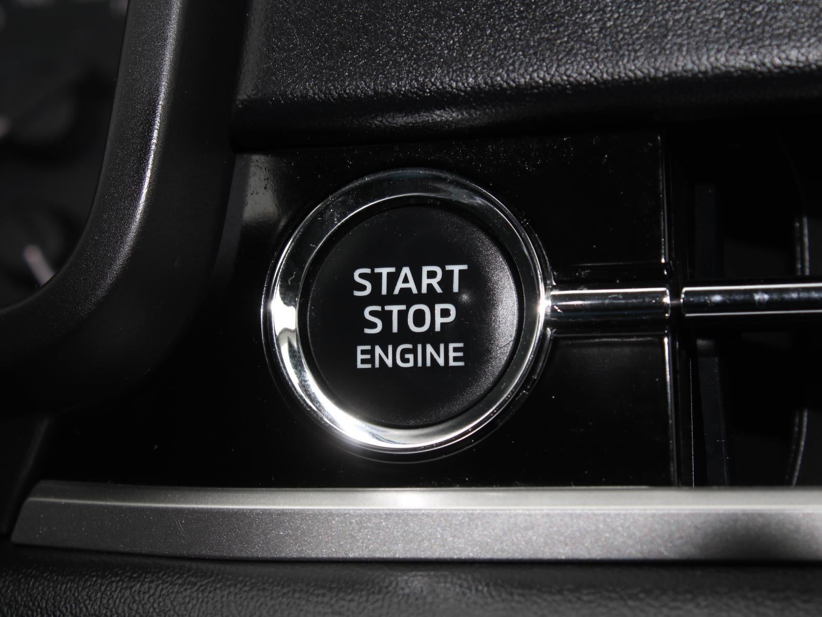 2022 Mitsubishi Outlander ES Front Wheel Drive CVT