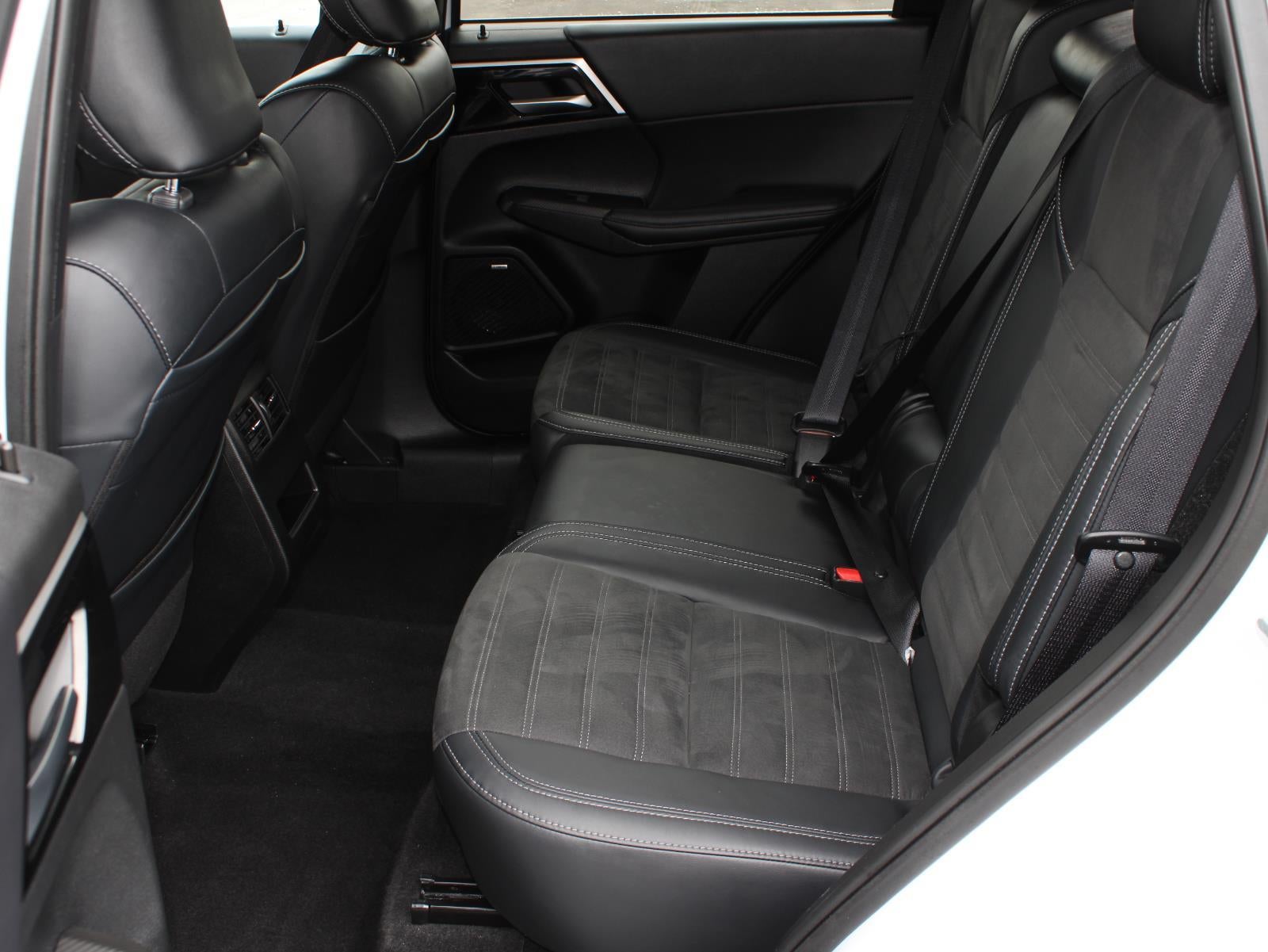 2025 Mitsubishi Outlander SE All Wheel Drive CVT