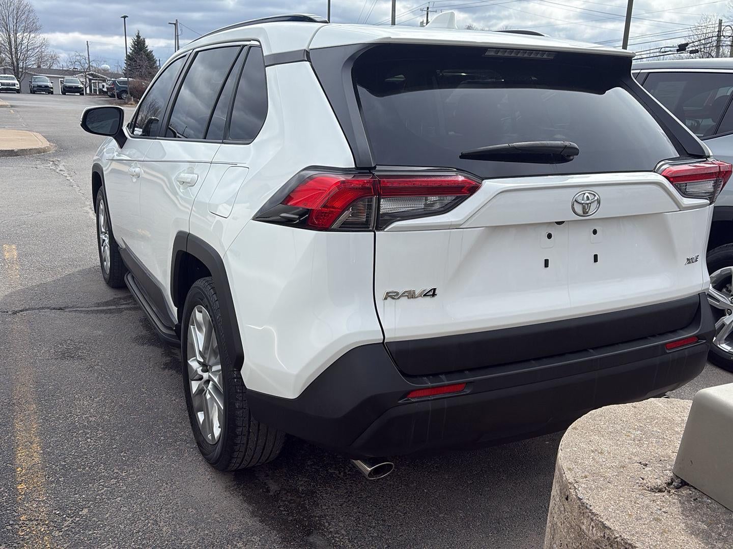 2019 Toyota RAV4 XLE Premium Front Wheel Drive Automatic