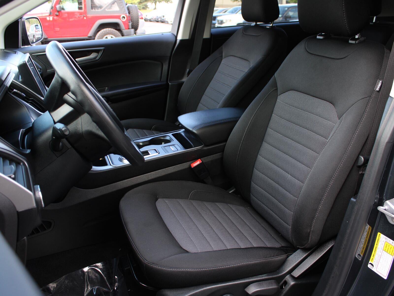 2022 Ford Edge SE