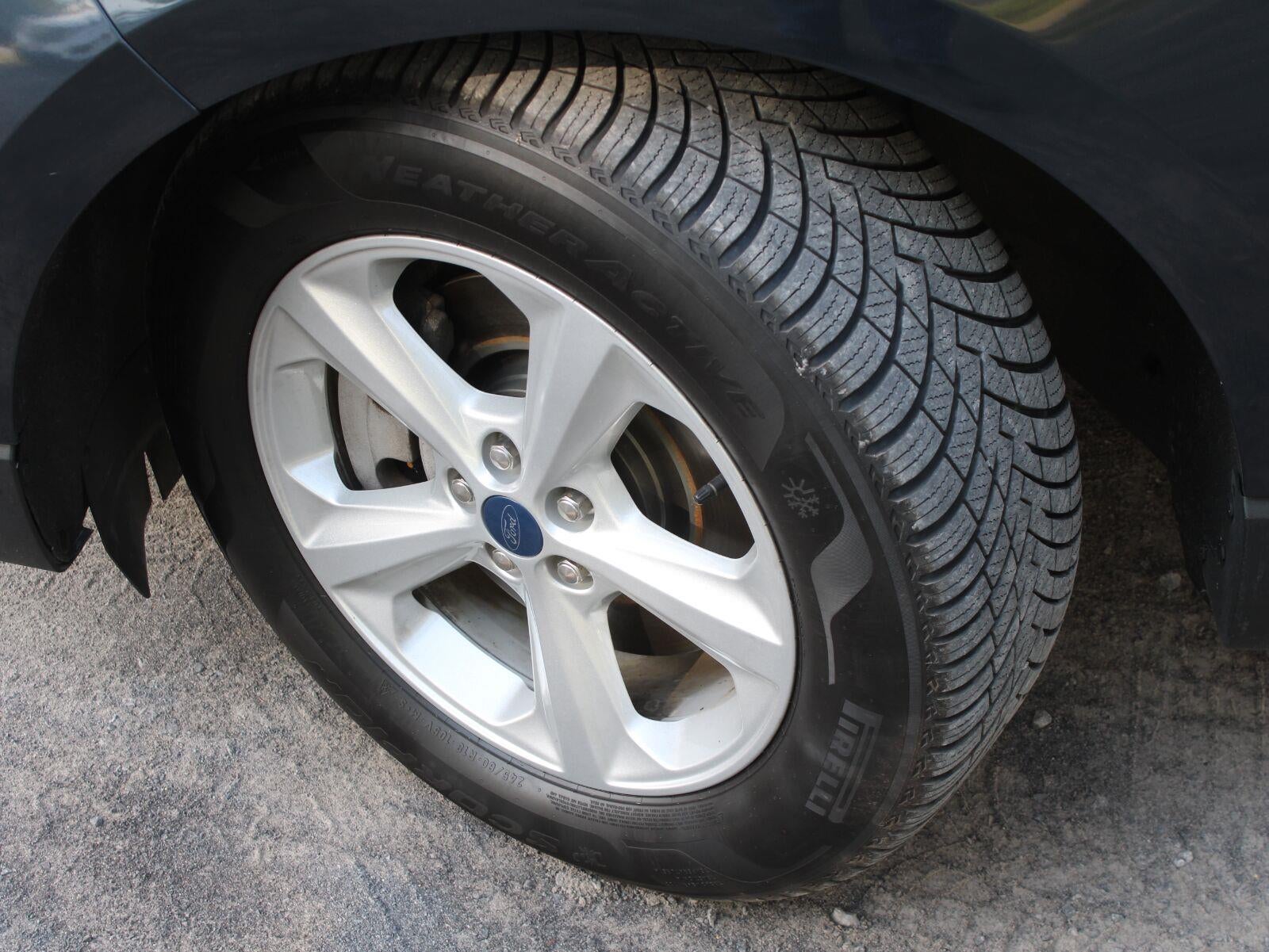 2022 Ford Edge SE