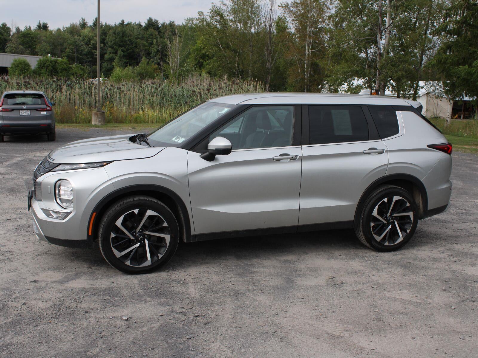 2022 Mitsubishi Outlander SE