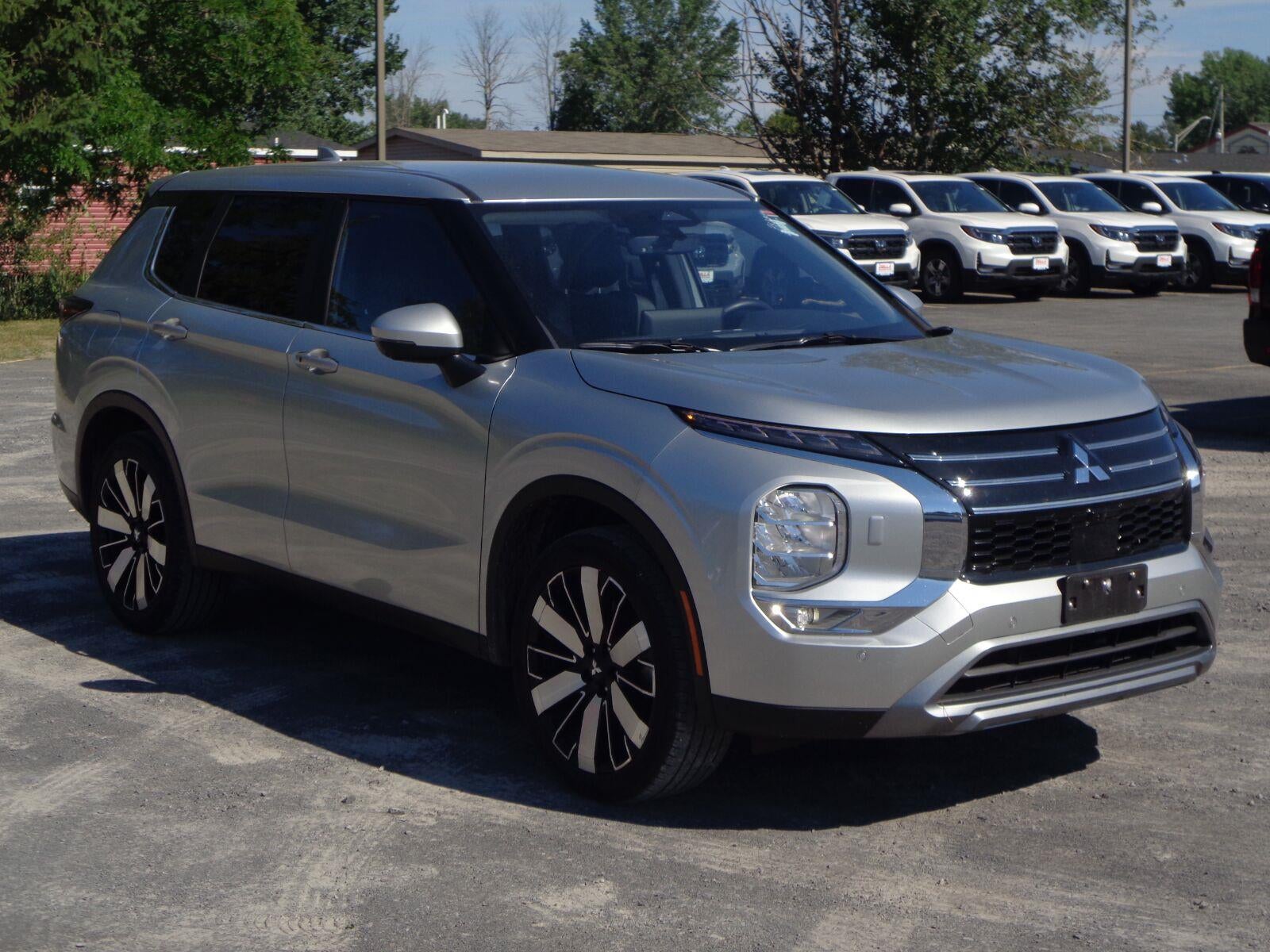 2025 Mitsubishi Outlander SE