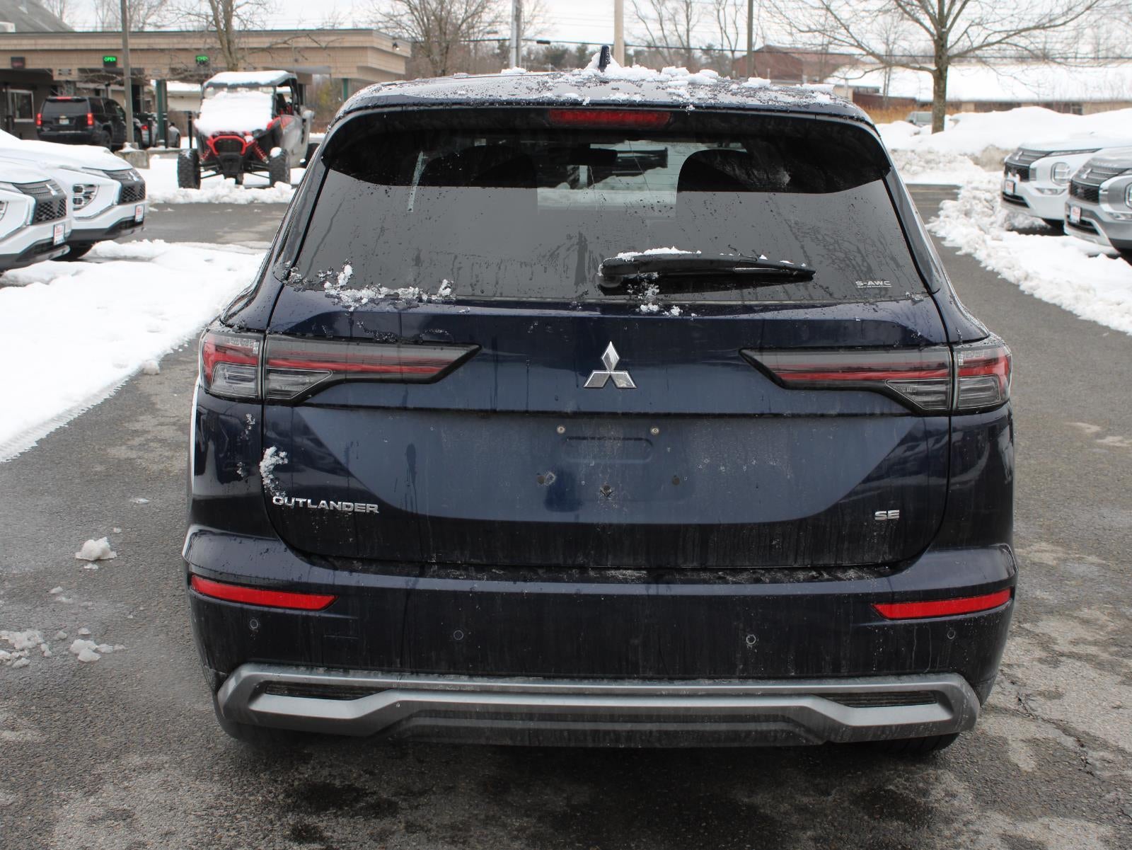 2025 Mitsubishi Outlander SE