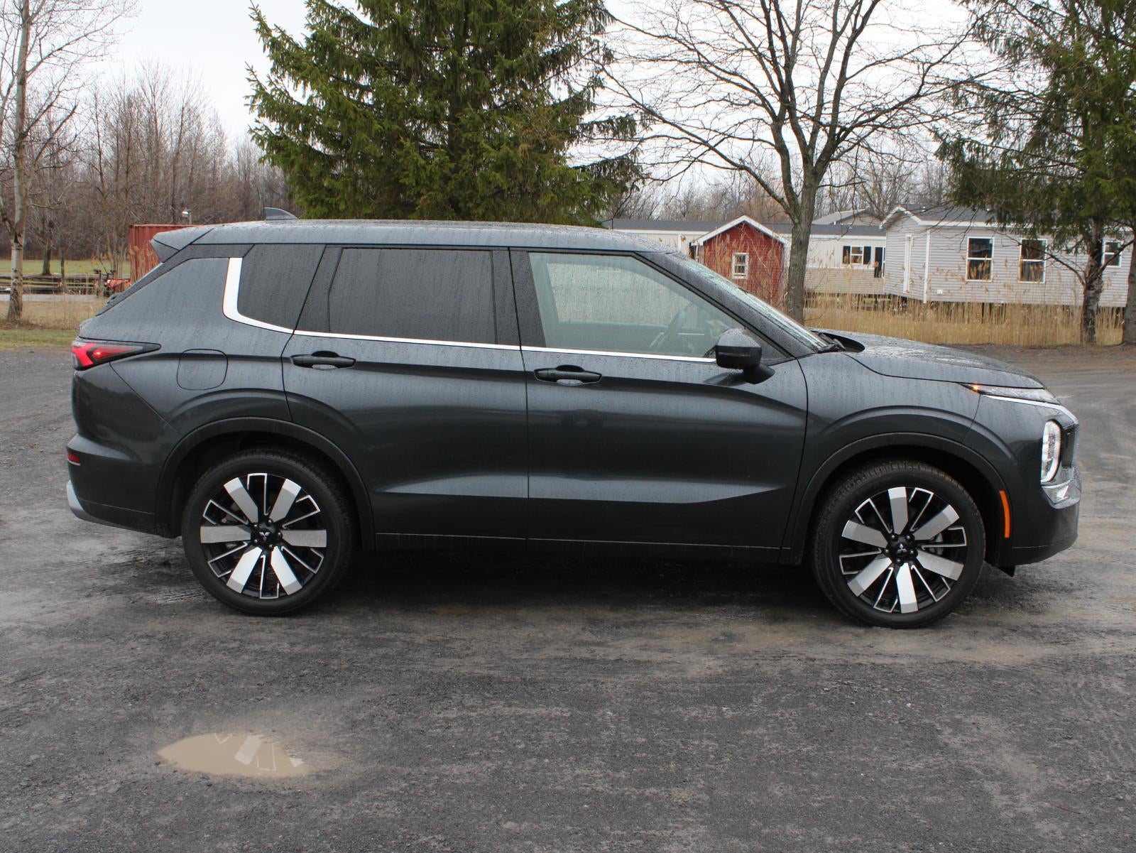 2025 Mitsubishi Outlander SE