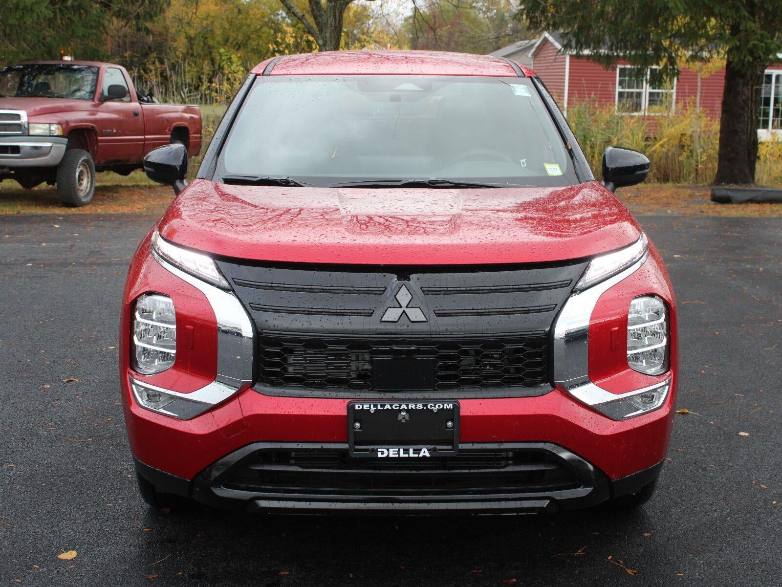 2026 Mitsubishi Outlander LE