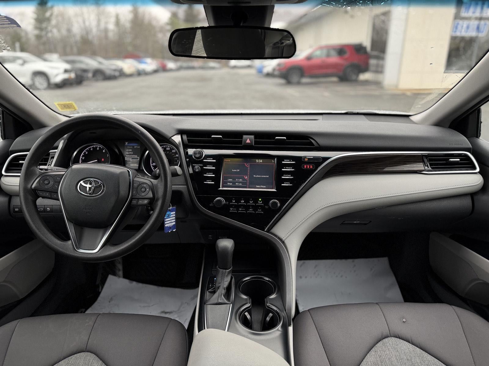 2018 Toyota Camry SE