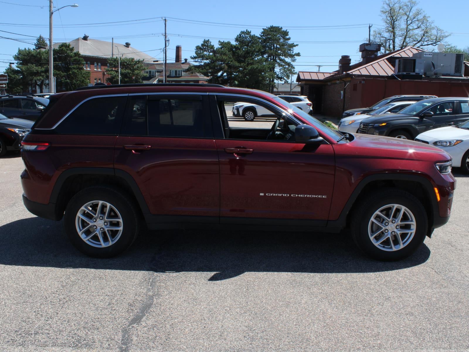 2025 Jeep Grand Cherokee Laredo X