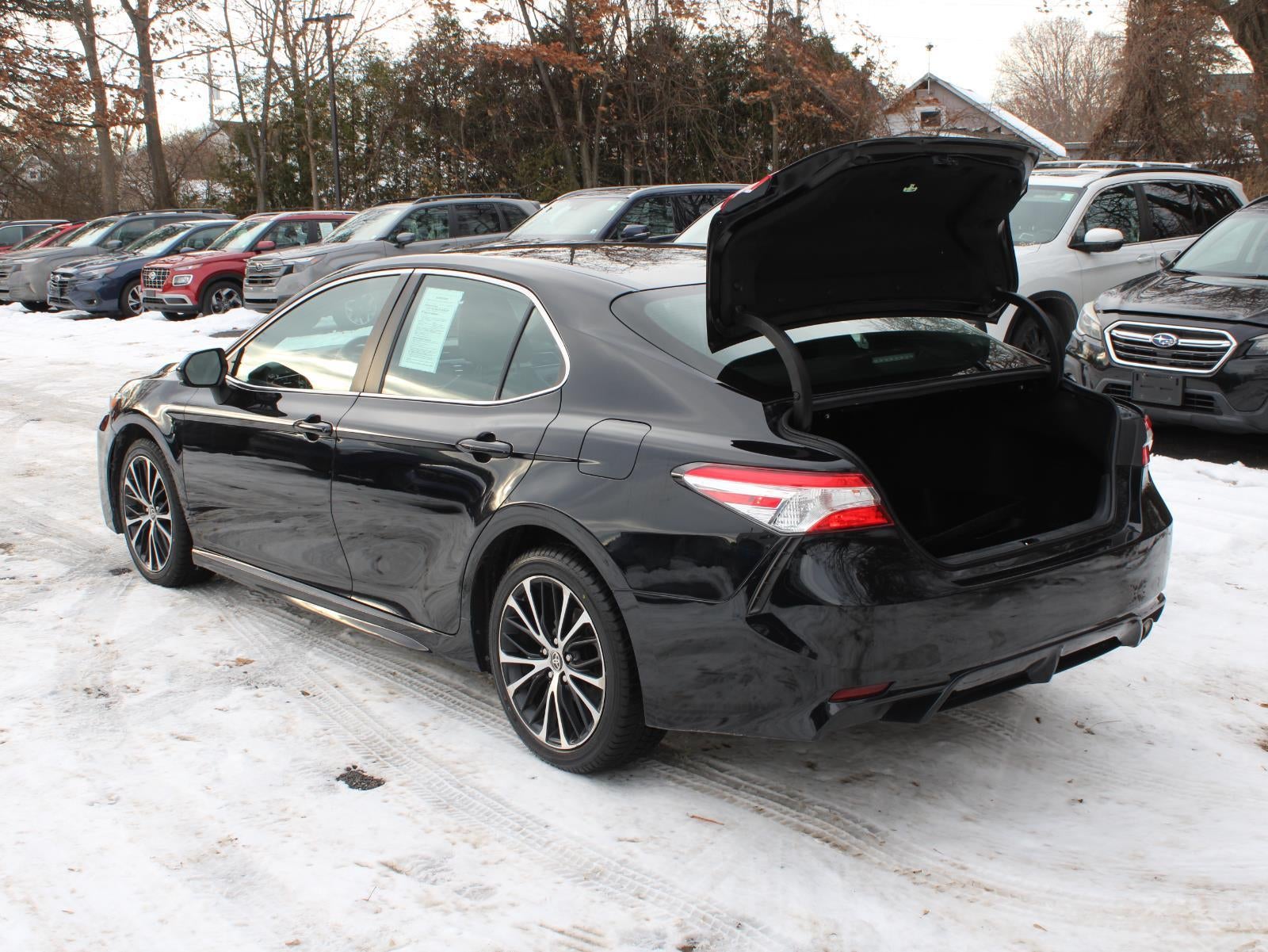 2020 Toyota Camry SE