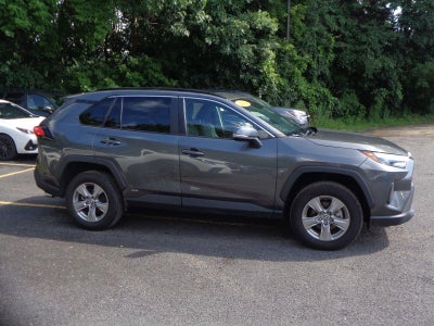 2022 Toyota RAV4 Hybrid XLE
