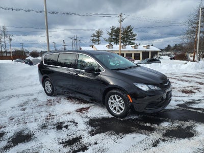 2024 Chrysler Voyager LX