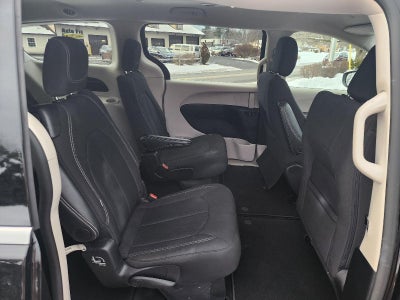 2023 Chrysler Pacifica Touring