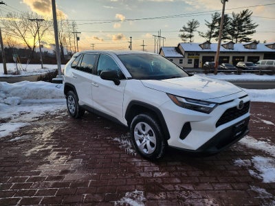 2024 Toyota RAV4 LE