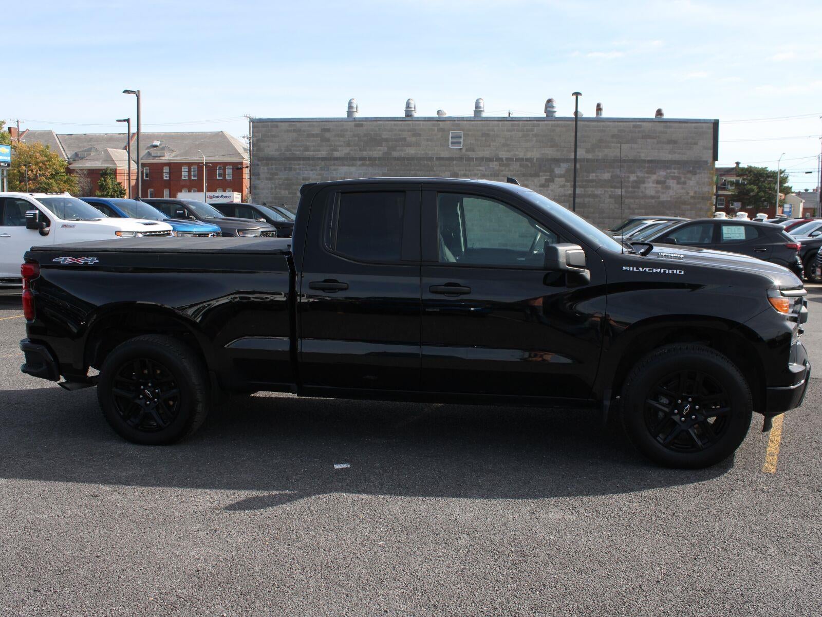 2025 Chevrolet Silverado 1500 Custom