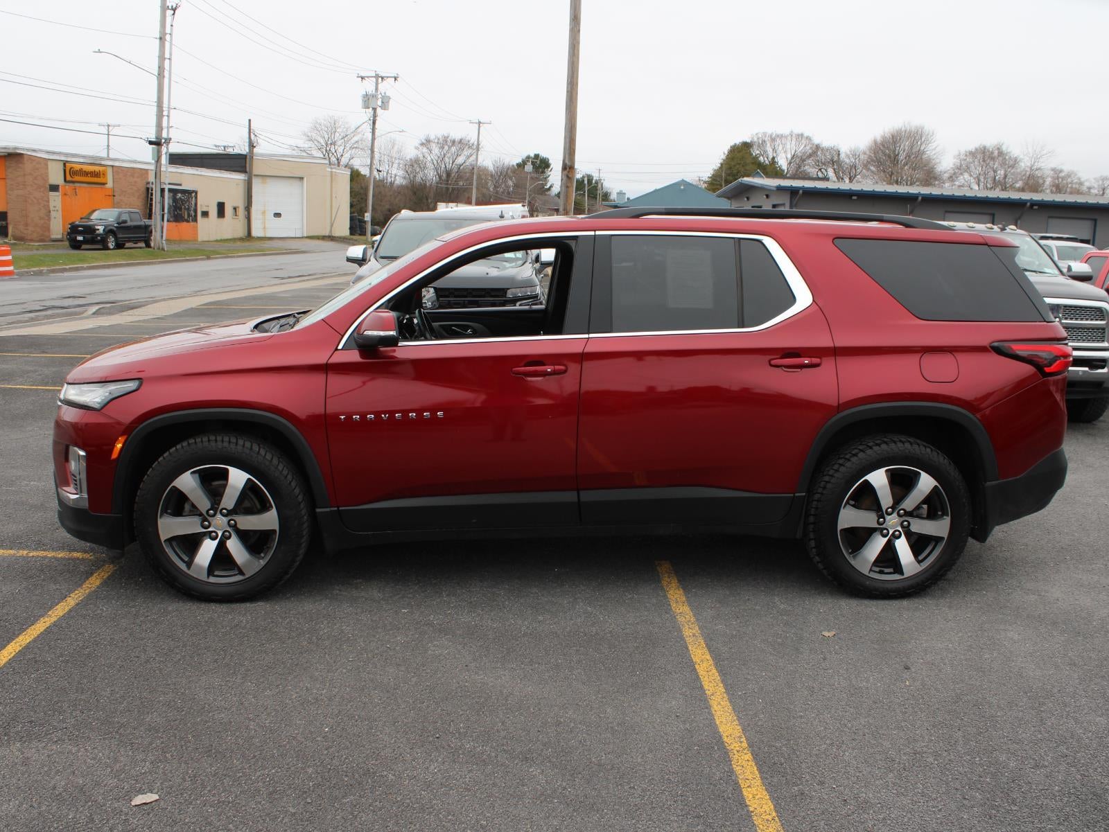2022 Chevrolet Traverse LT Leather