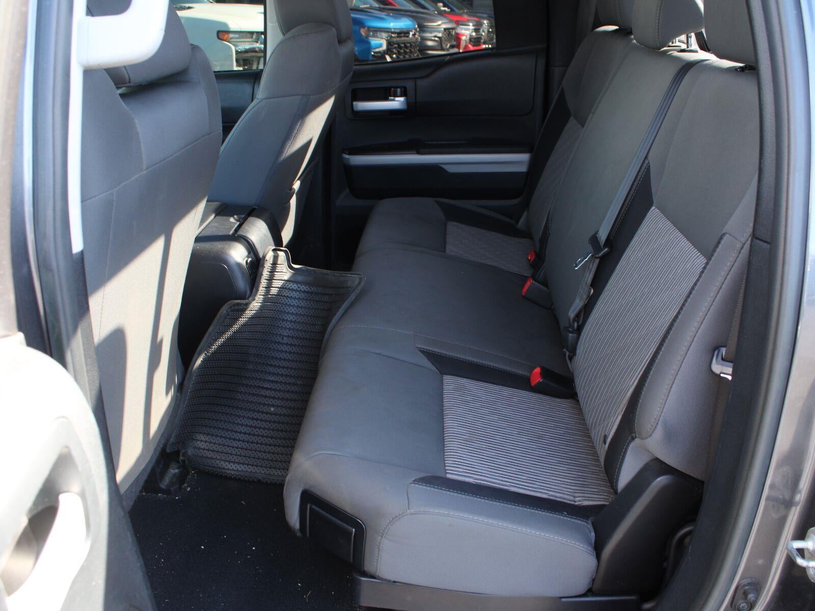 2017 Toyota Tundra SR5 5.7L V8