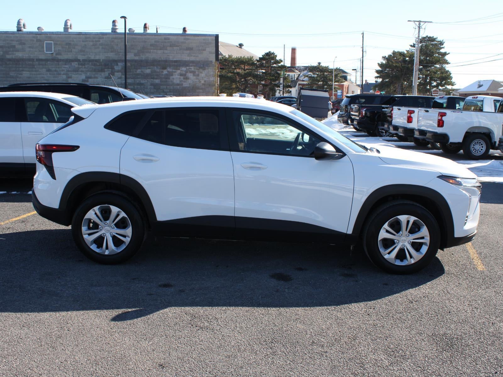 2025 Chevrolet Trax LS